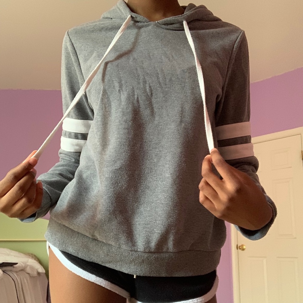 grey hoodie
